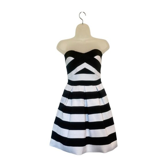 Express Fit & Flare Dress, Black/White, SMALL NEW! - Picture 8 of 9